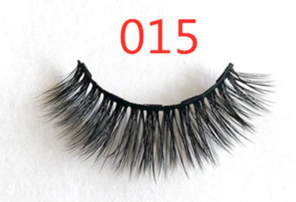 Magnetic eyelash pair compatible with eyelash clusters