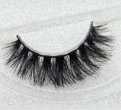 Faux lash pair for lifted and fuller eyelashes