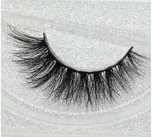 High-volume false eyelashes for makeup looks
