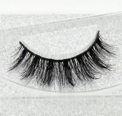 Reusable faux eyelashes for everyday lash enhancement
