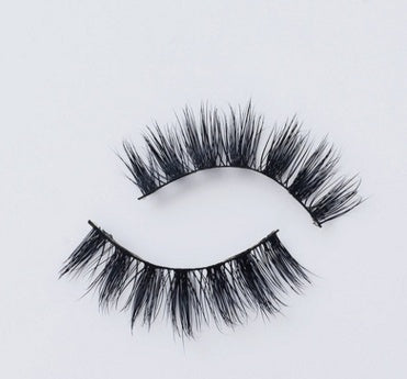 Faux lashes designed to mimic eyelash extensions