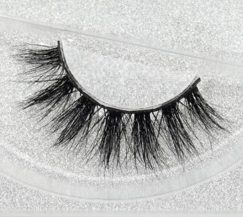 Reusable faux eyelashes for everyday lash enhancement