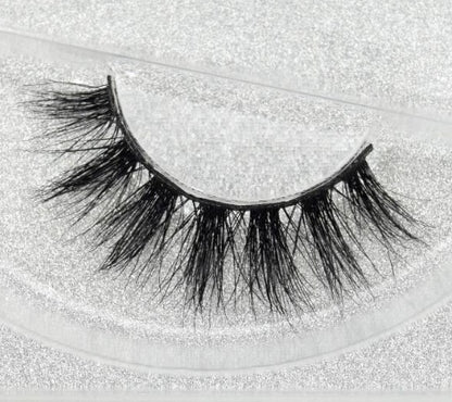 Reusable faux eyelashes for everyday lash enhancement
