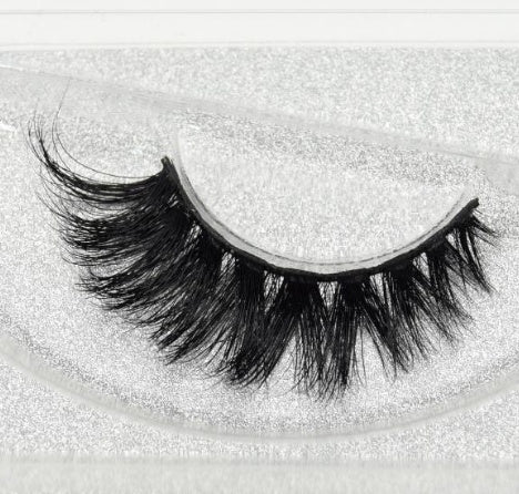 Reusable faux eyelashes for everyday lash enhancement