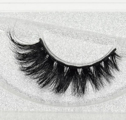 Reusable faux eyelashes for everyday lash enhancement
