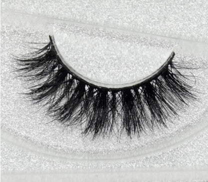 Flexible band eyelashes for easy application